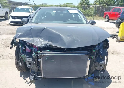 2025 Toyota Camry Le из США, поврежденный, VIN 4T1DAACKXSU573688